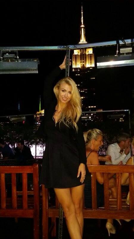 Andreea si-a petrecut ziua pe terasa unui zgare-nori din Manhattan