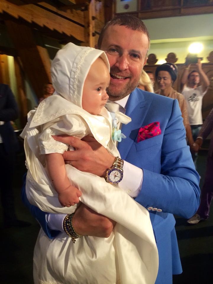 Catalin este nasul unui baietel