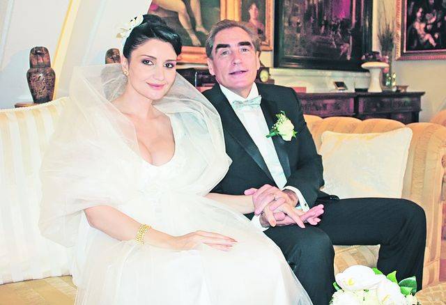 Petre Roman si Silvia Chifiriuc sunt casatoriti si au impreuna un baietel