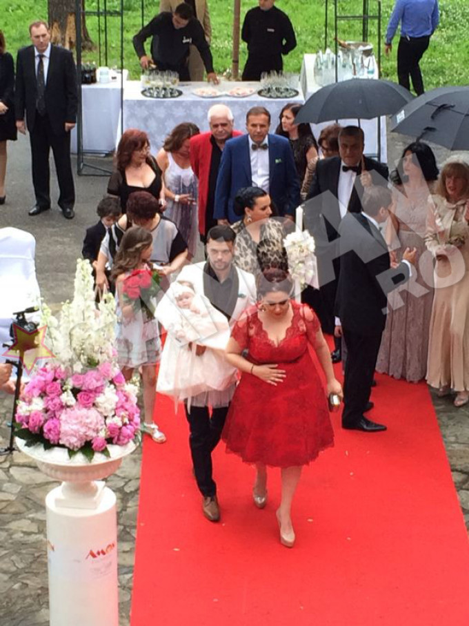 Oana Roman si Marius inca nu au plecat in luna de miere