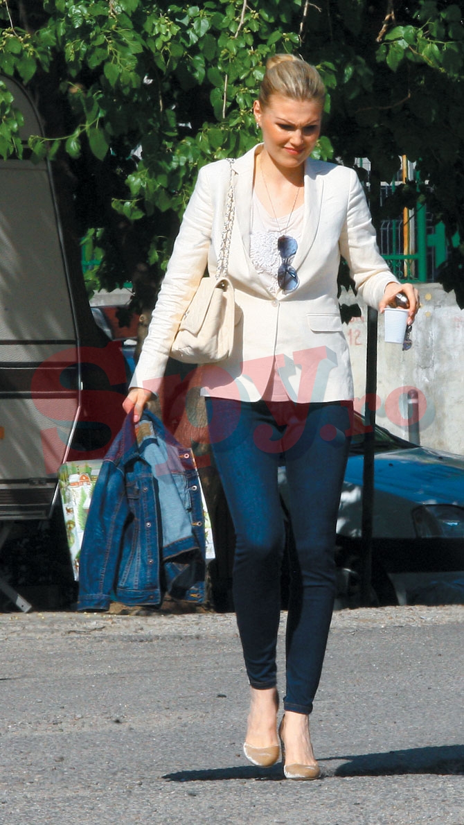 Cristina Rus da semne ca nu are o relatie tocmai roz cu soacra