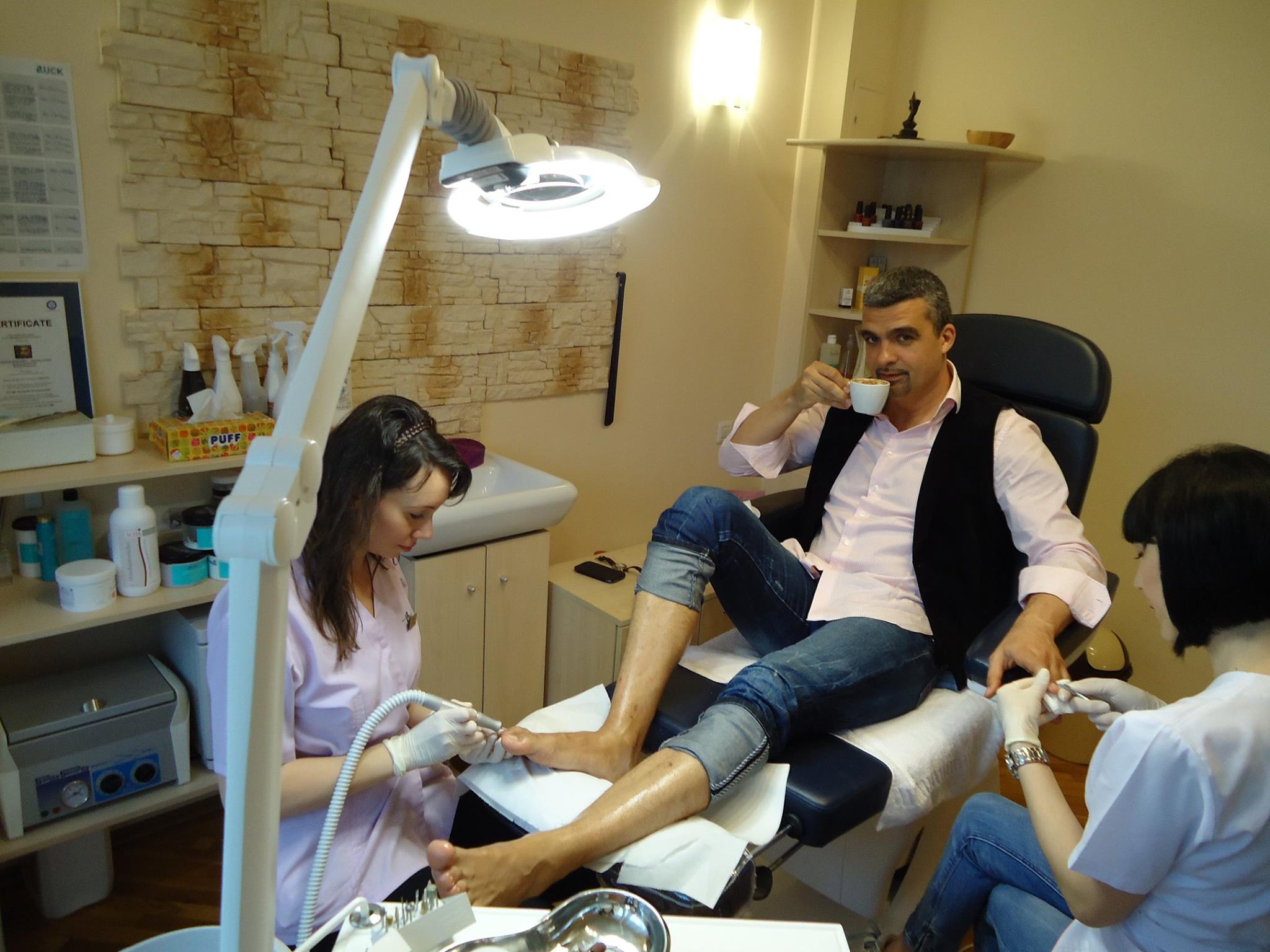 Cantaretul isi face mereu abonament la un salon de lux din Capitala