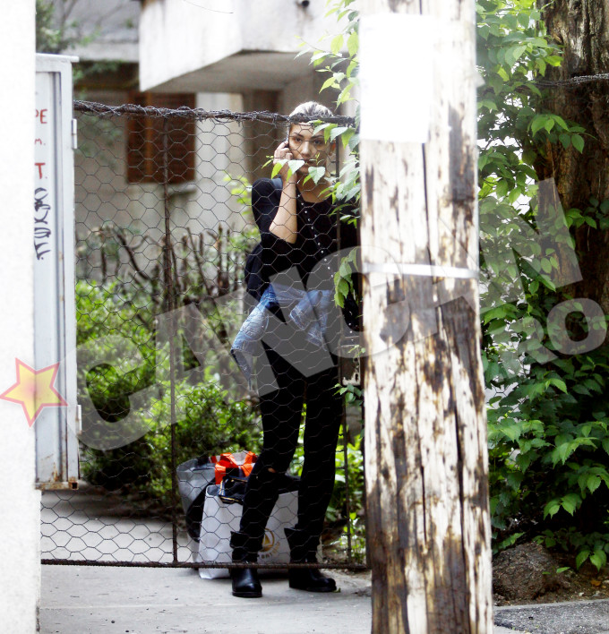 Misty a fost fotografiata de paparazzii CANCAN.ro acasa la Keo