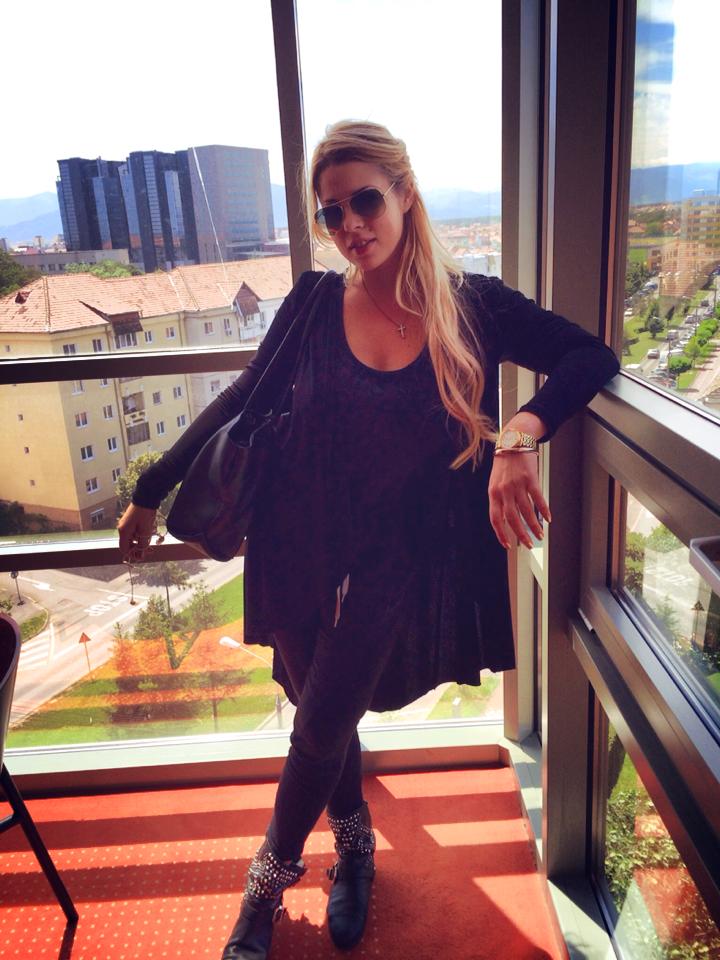 In ultima vreme, Roxana si-a schimbat garderoba astfel incat sa isi mascheze kilogramele in plus