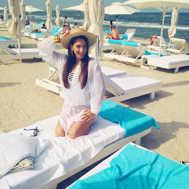 Diana si-a postat pe contul de facebook o poza de la mare