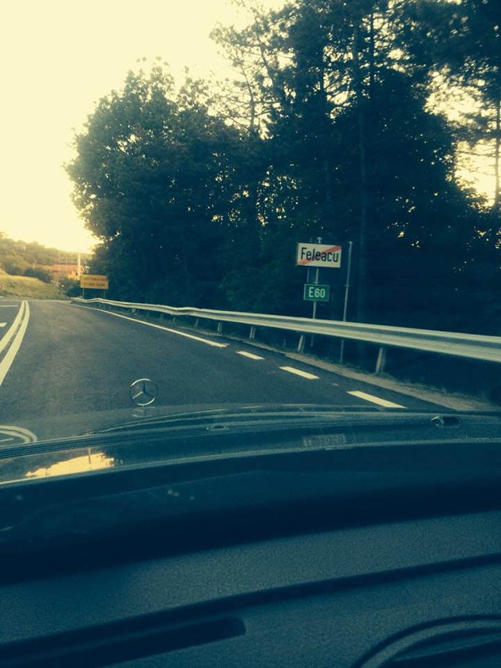 Vedeta le-a aratat fanilor ei unde se afla si cat mai are pana va ajunge acasa