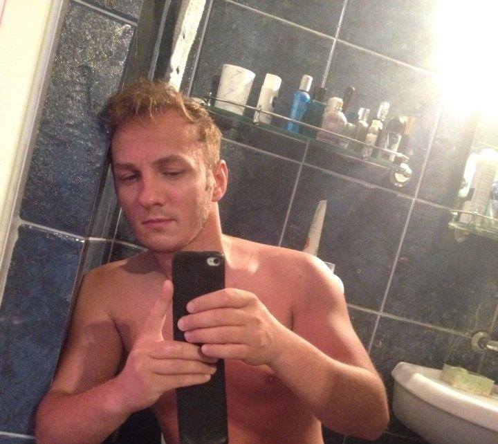 Artistul si-a oripilat fanii cu pozele din buda