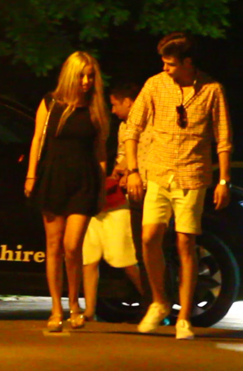 Alex i-a oferit Taniei bratul lui