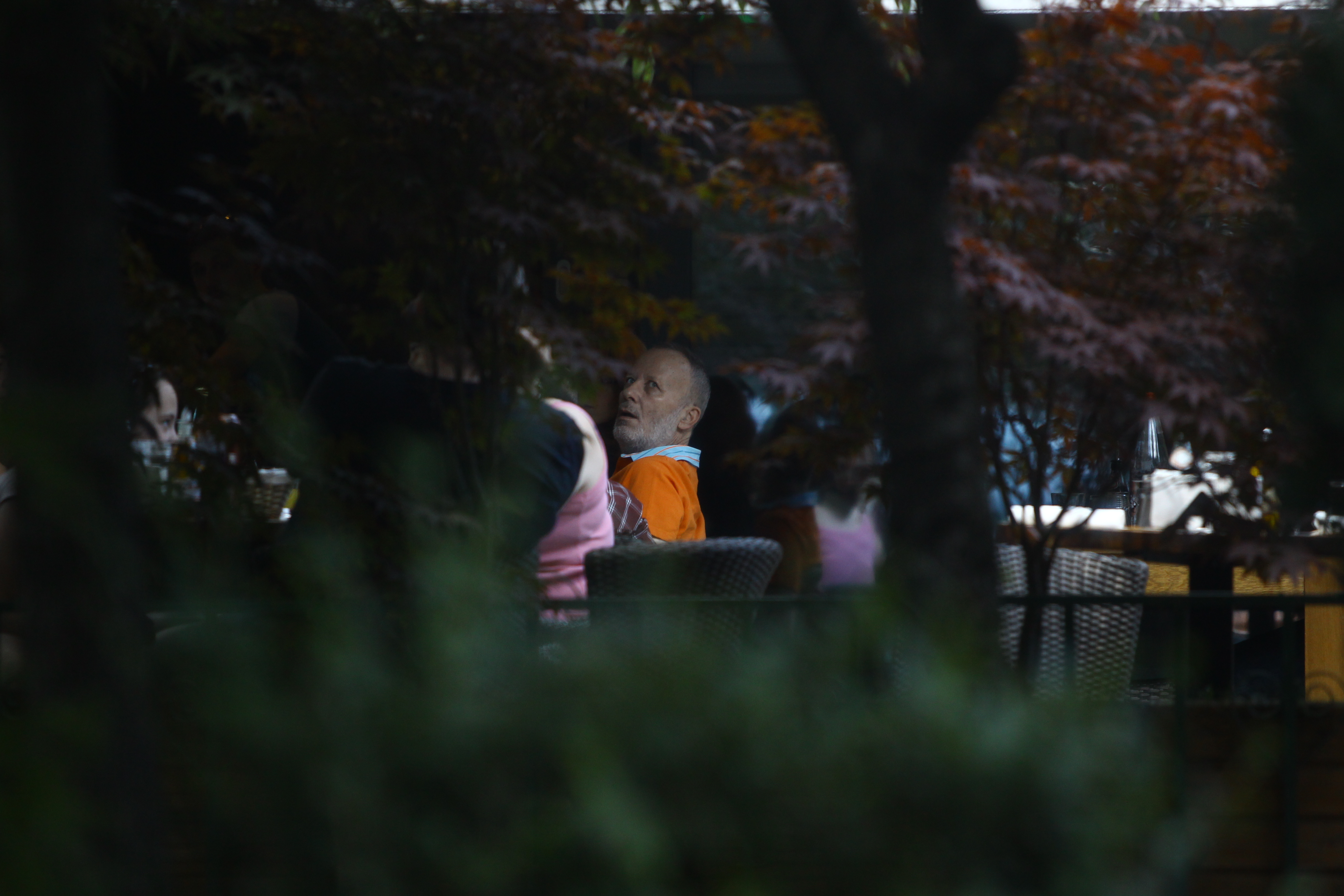 Fostul prezentator tv si familia sa au luat pranzul la o terasa din Floreasca