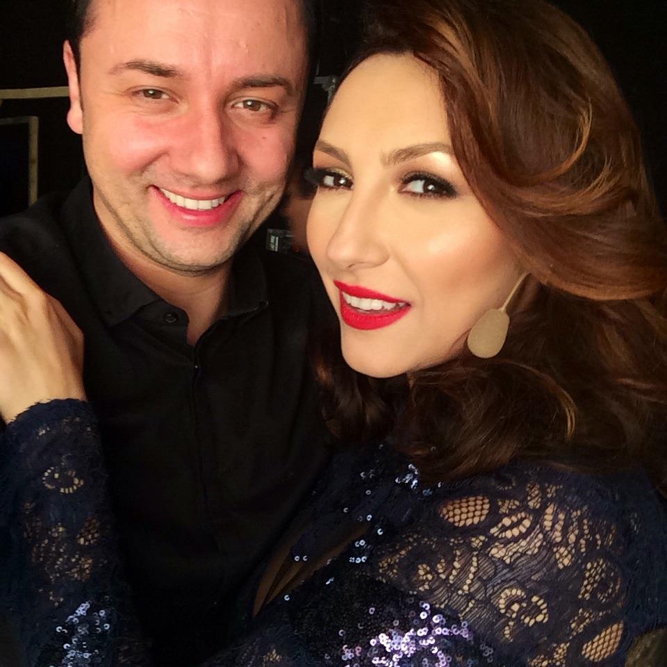 Andra a postat imediat un mesaj prin care anunta ca sotului ei i-a fost sparta pagina de Facebook