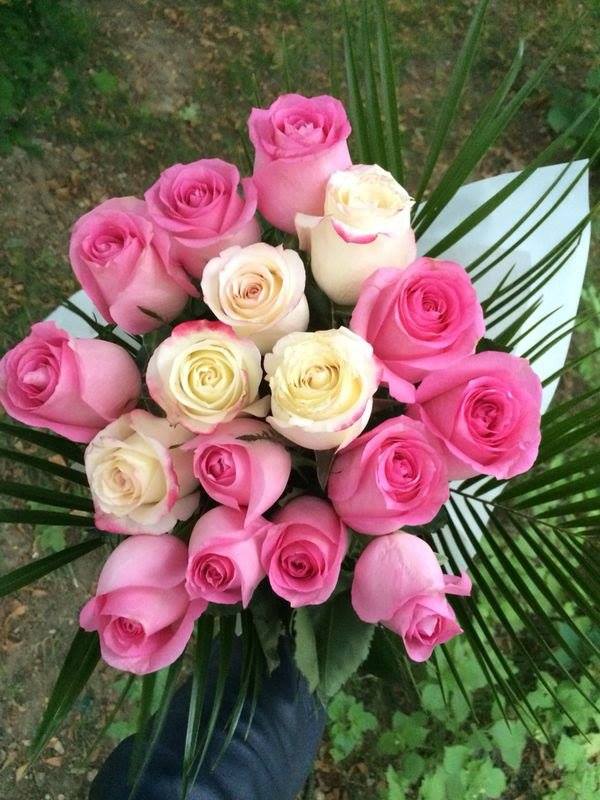 Acesta este buchetul pe care Sorinel i l-a oferit sotie la 17 ani de la casatorie