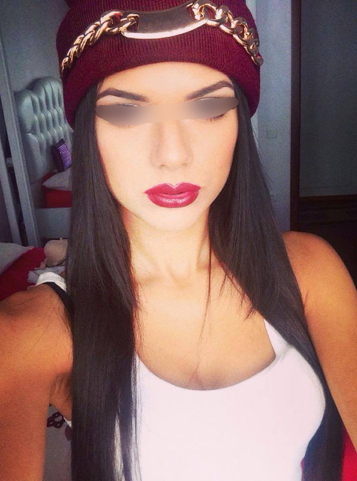 Adriana este o femeie foarte frumoasa