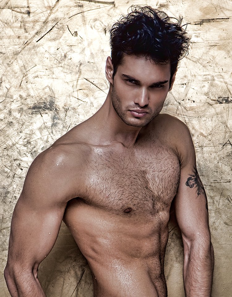 Din bucatar a ajuns sa prezinte moda pe cele mai mari podiumuri din lume