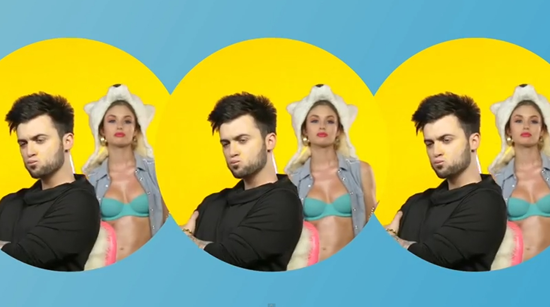 Fetele au ramas chiar si in sutien, numai sa ii fie pe plac