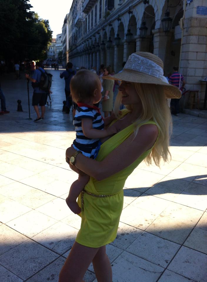 Chiar daca a devenit mama de un an, Ianna a topit rapid kilogramele in plus, iar acum arata demential