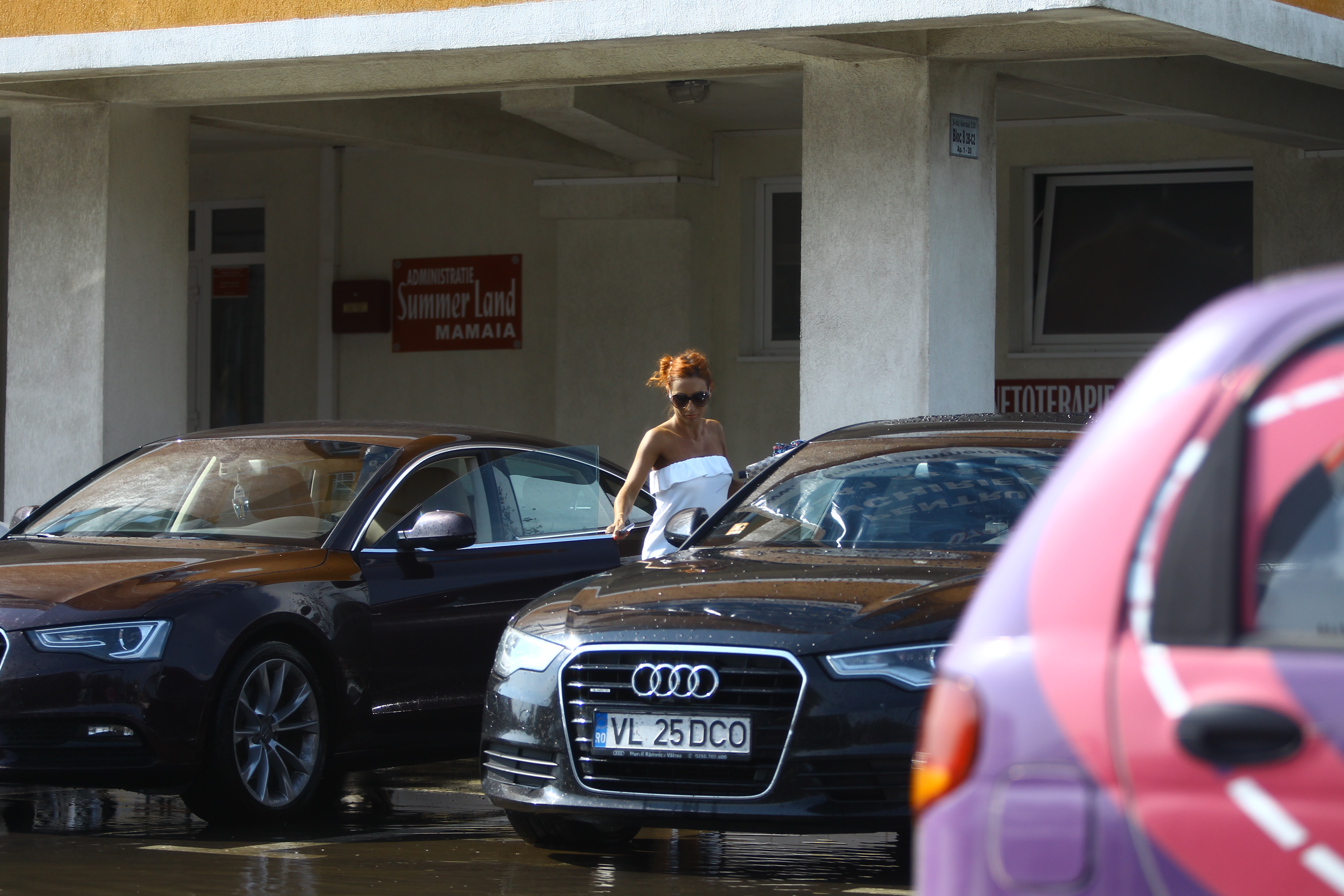 De cand a inceput sezonul estival, sotia lui Axinte si-a mutat domiciliul pe litoral