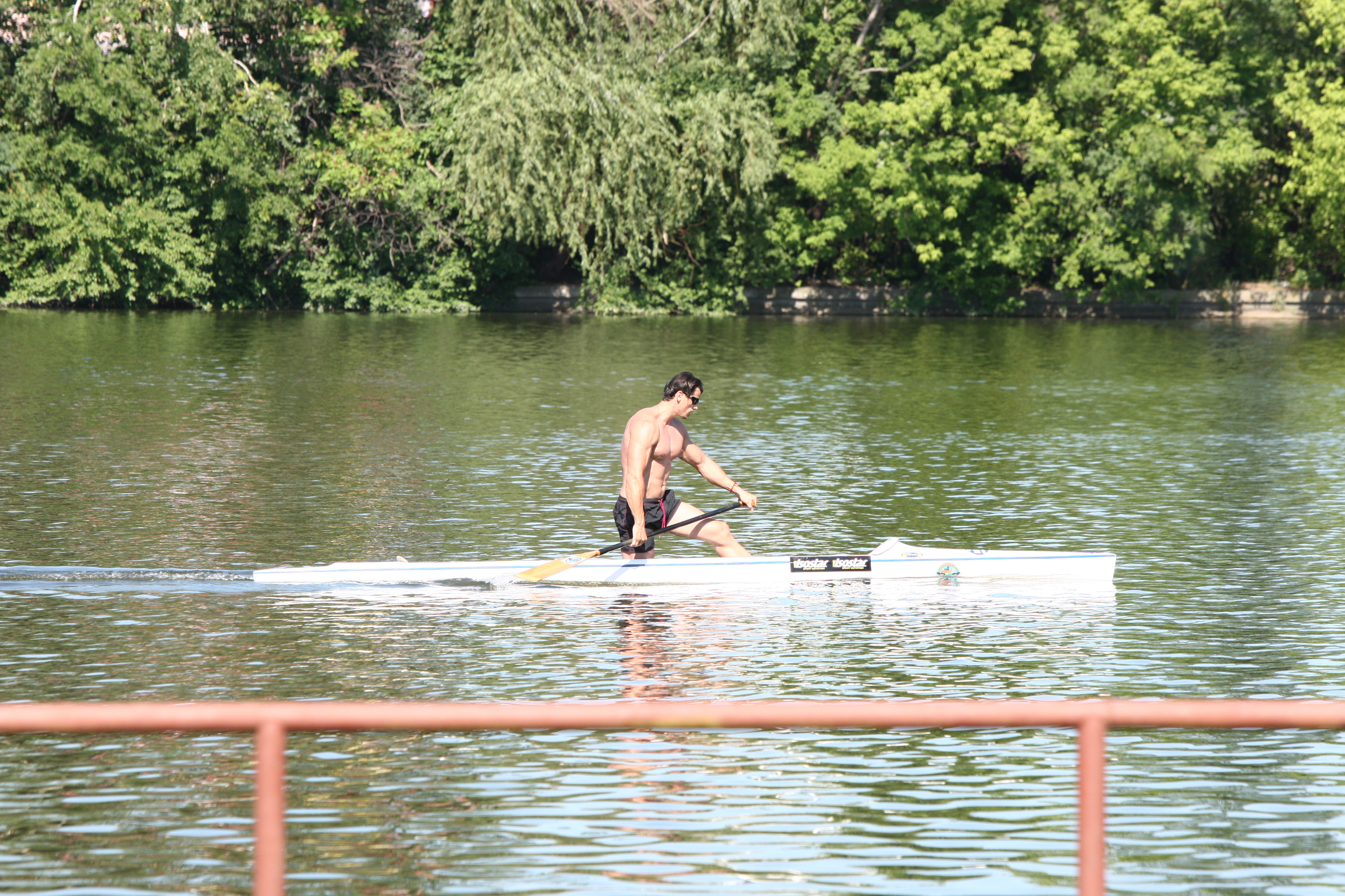 Chiar daca s-a retras din competitii de mai bine de 7 ani, Petre Condrat se antreneaza saptamanal pe lacul Snagov