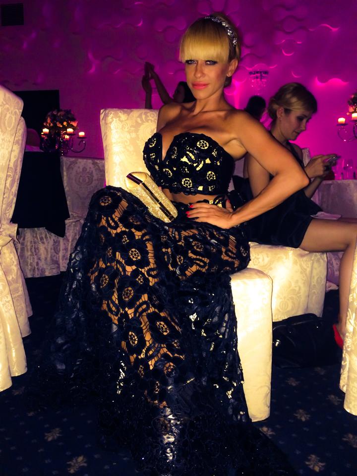 Tinuta aleasa de Anda a stranit adevarate controverse pe Facebook