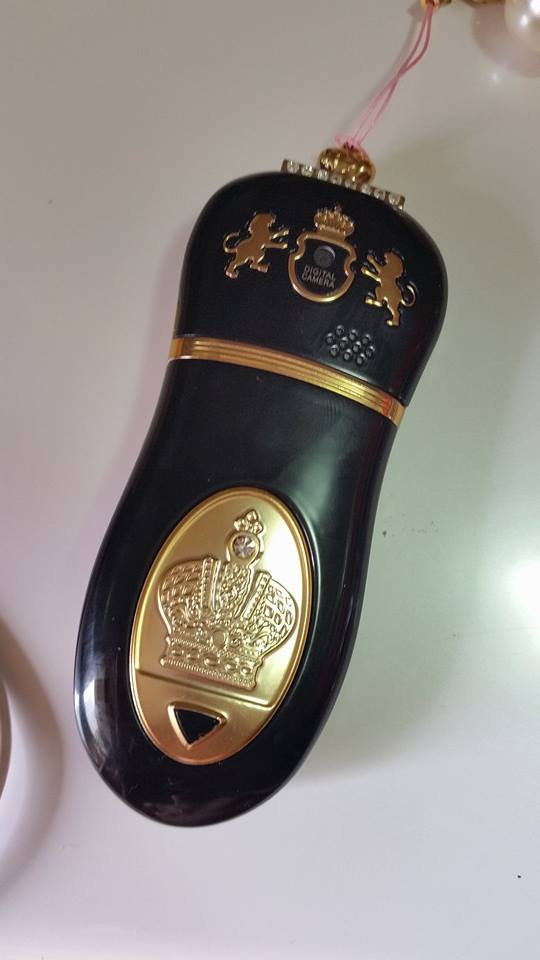 Aparatul este unul extrem de ciudat