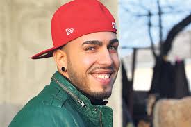 Velea este cu siguranta un barbat fericit. In curand va deveni tata pentru prima data, Antonia fiind insarcinata in trei luni