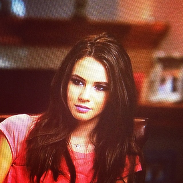 Rebecca are numai 14 ani si uimeste cu frumusetea ei