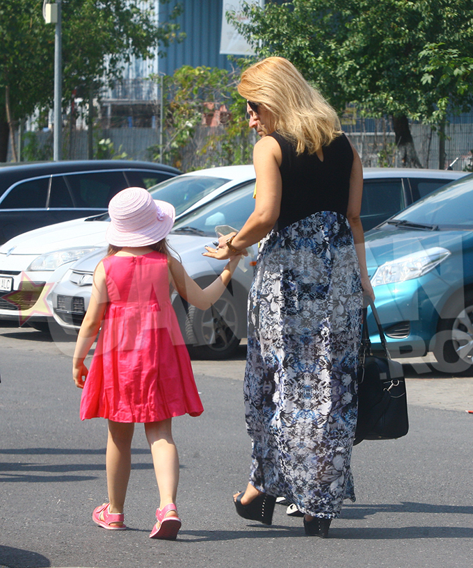 Liana Stanciu arata foarte bine pentru varsta ei si isi permite sa imbrace tinute mulate