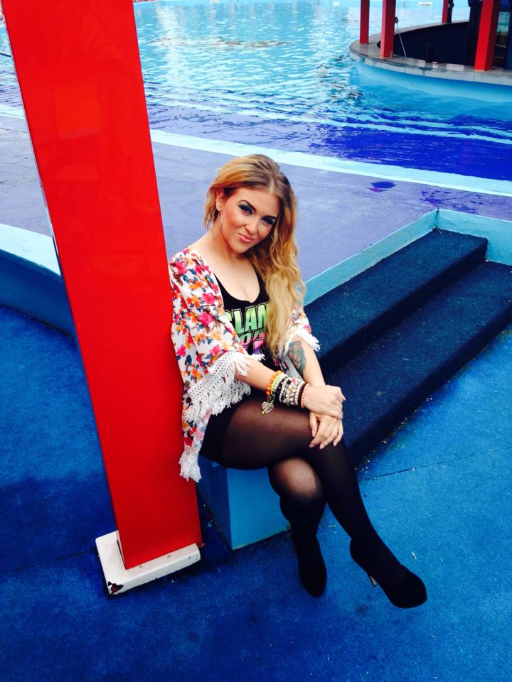 Cantareata a reusit sa ajunga la 60 de kilograme, insa isi doreste sa mai slabeasca