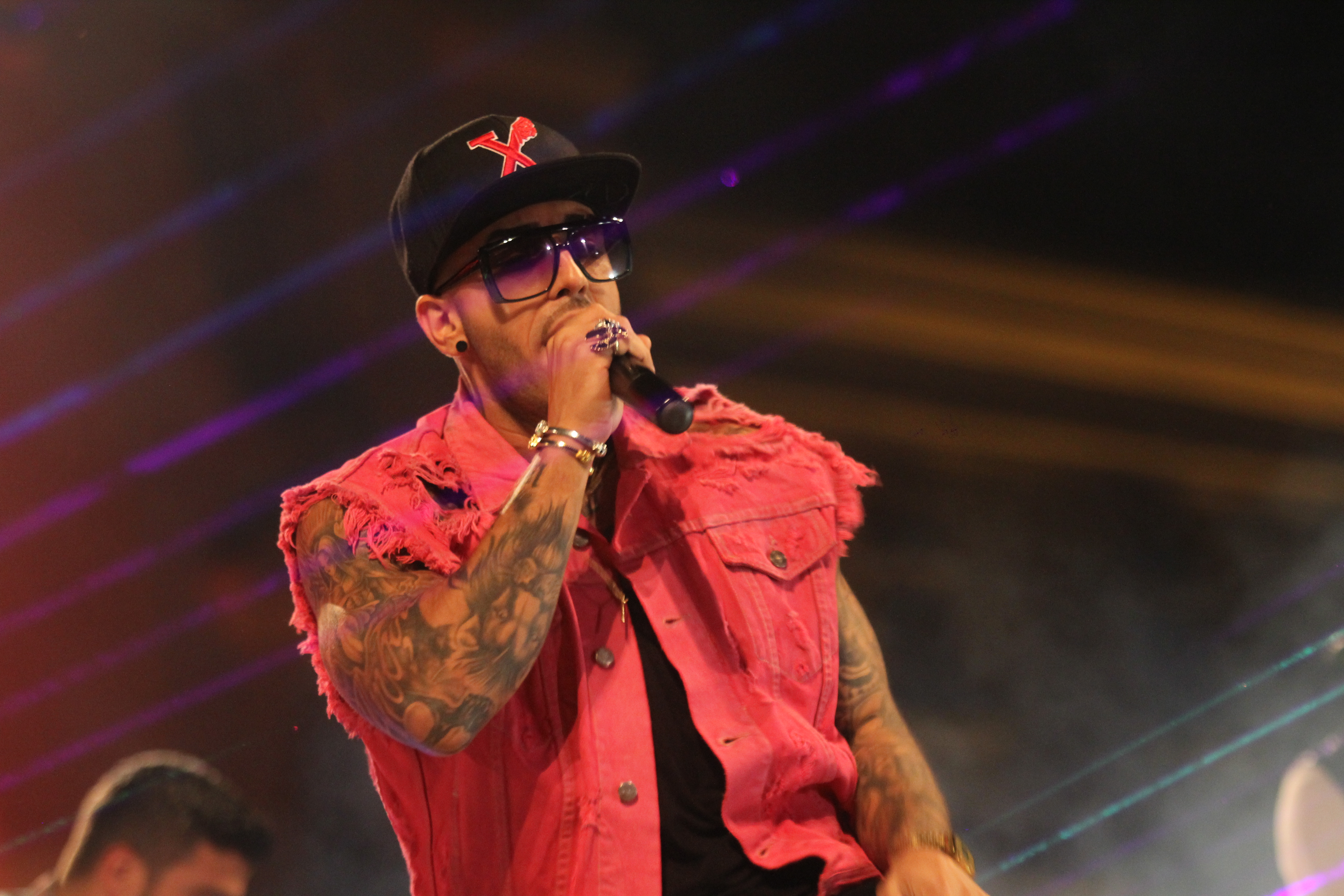 Alex a fost intrebat la un concert despre sarcina Antoniei