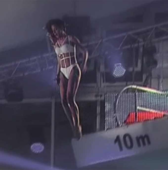 Vedeta a executat o saritura aproape perfecta