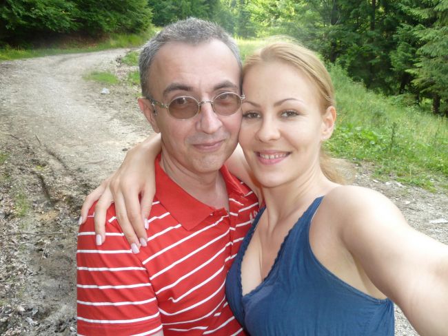 Solistul trupei Taxi si sotia lui sunt foarte fericiti impreuna