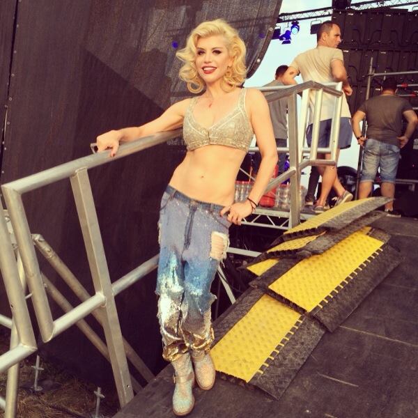 Vedeta arata mai bine decat multe adolescente din Romania