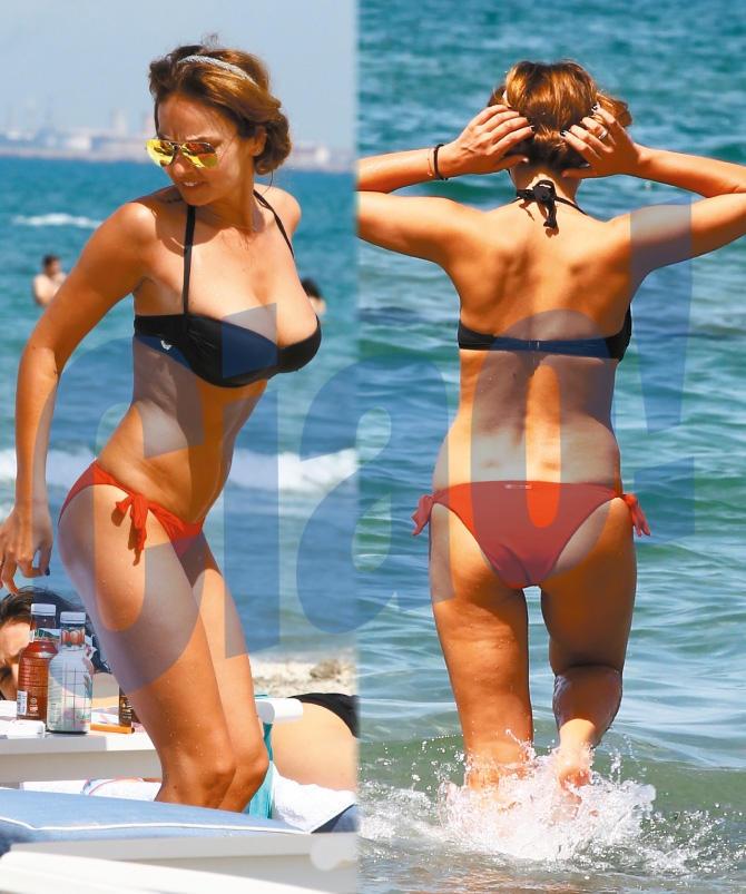 Roxana Ionescu atrage toate privirile atunci cand iese pe plaja