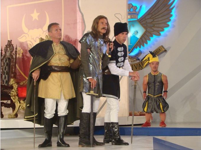 Pentru a intra in pielea domnitorului, edilul Constantei a imbracat itari si a purtat peruca si mustata foto: Mediafax