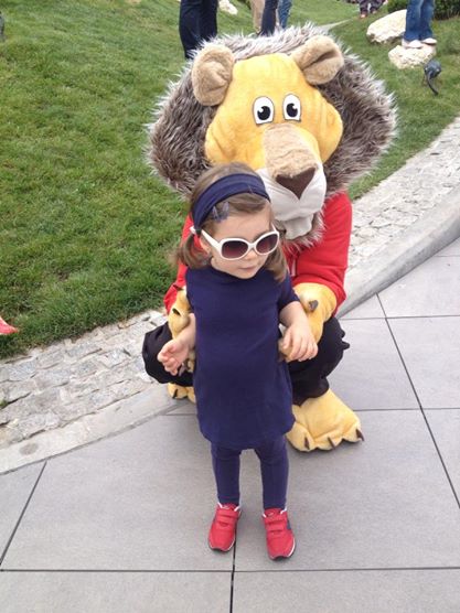 Fetita Simonei, Ingrid, in varsta de numai 3 anisori, isi doreste sa mai aiba un frate sau o sora