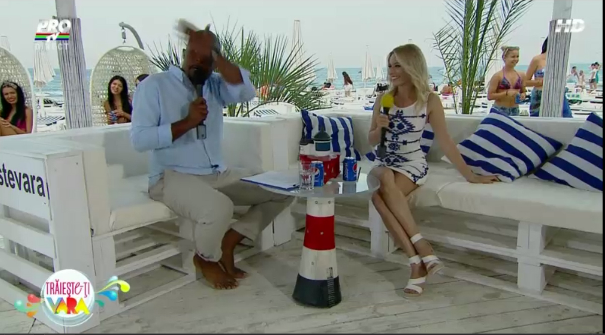 Cabral nu a renuntat la camasa de culoare bleu si la pantalonii suflecati