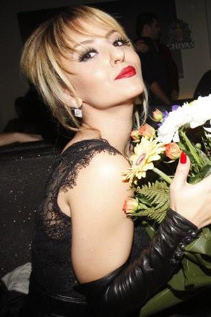 Giulia s-a vopsit blonda, iar fanii au fost foarte incantati