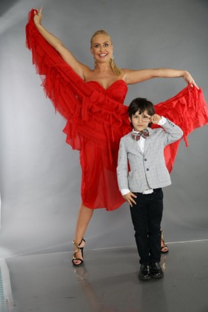 Vica isi iubeste foarte mult fiul si merge cu el la fiecare antrenament