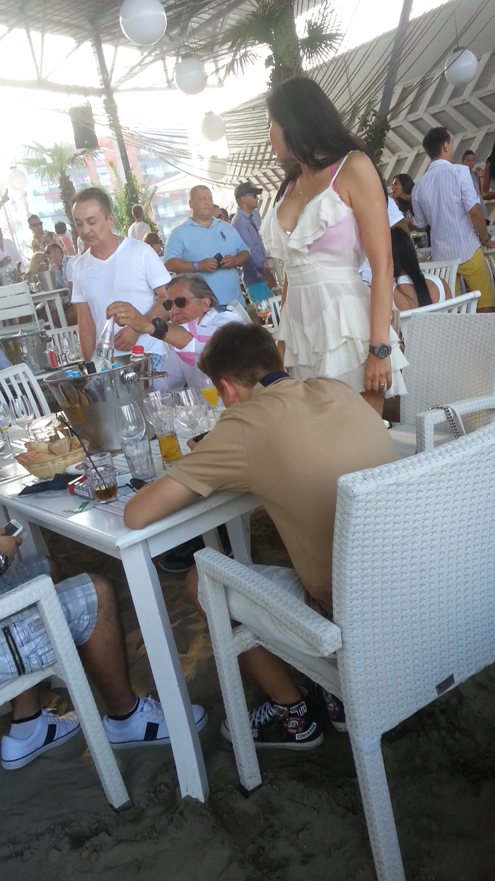 Ilie Nastase s-a rezumat doar la apa minerala cu gheata