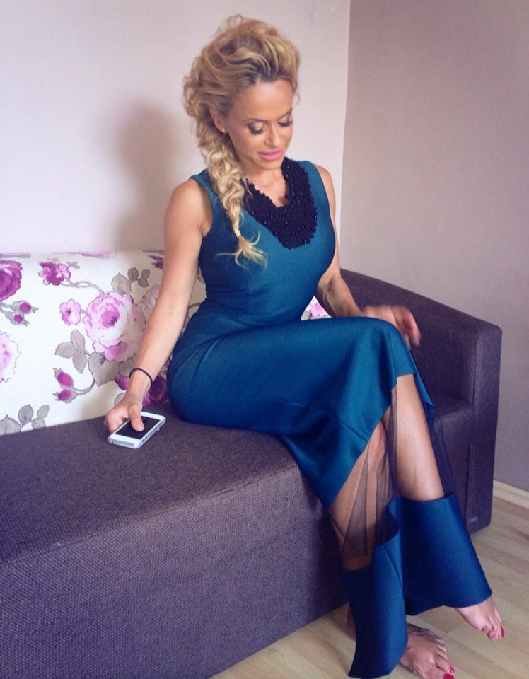 Pana acum, cantareata a fost una dintre cele mai sexy blonde de la noi