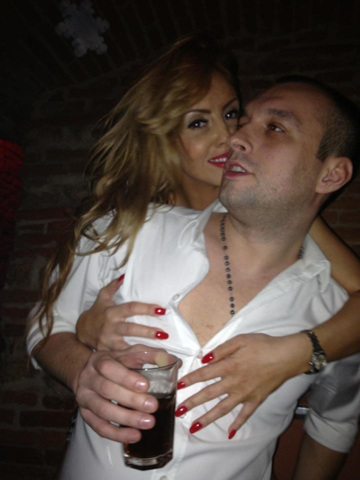 Sotul Dianei Bart si Flore s-au lasat imortalizat in pozitii compromitatoare