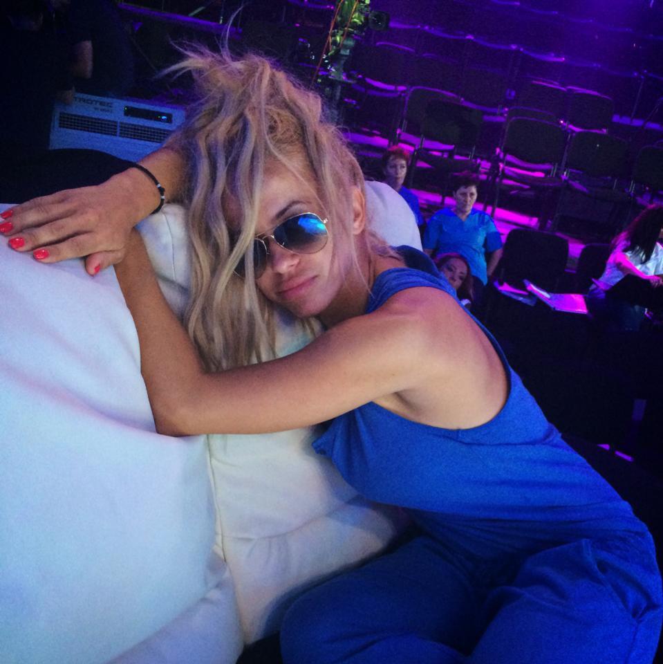 Anda Adam suporta cu greu canicula