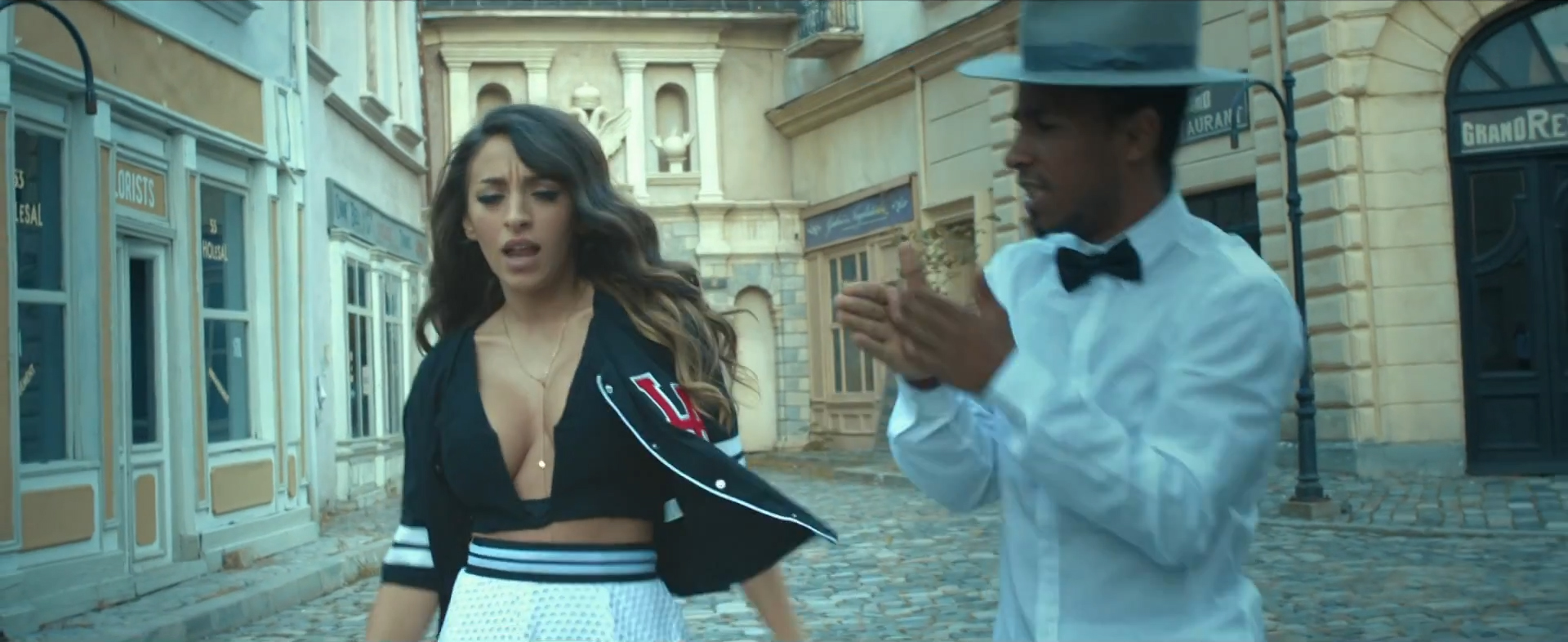 Videoclipul a fost filmat in Capitala