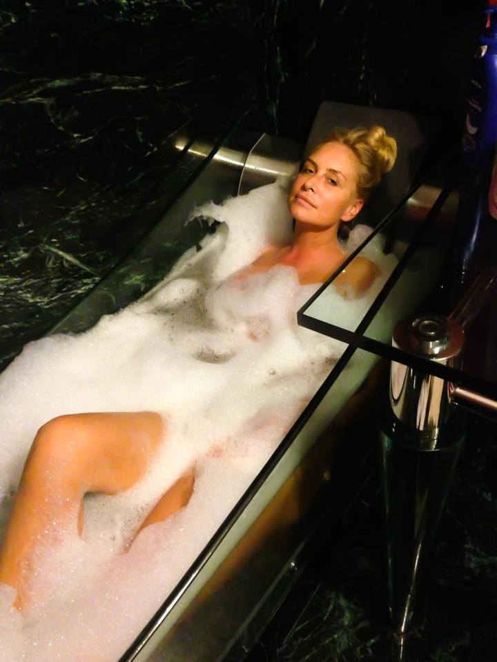 S-ar putea ca fostei balerine sa i se ceara bani grei pentru a recupera datele din telefon