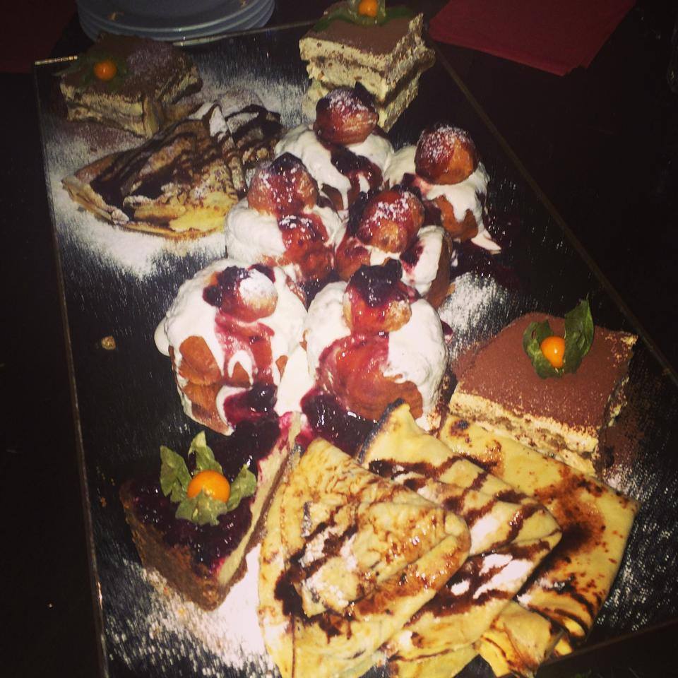 Asa a asteptat-o Ramona pe sora ei, la venirea in tara