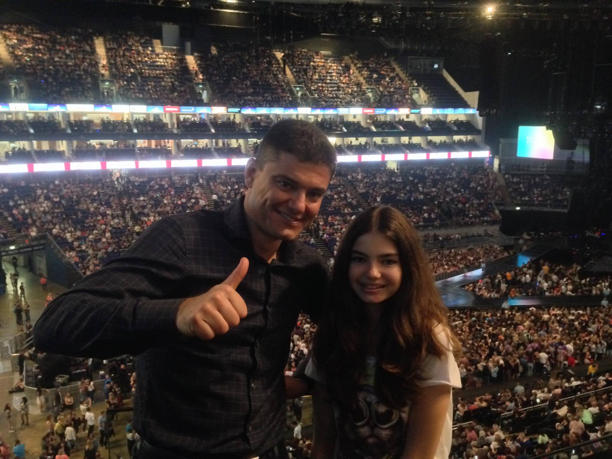 Politicianul si fiica lui seamana ca doua picaturi de apa