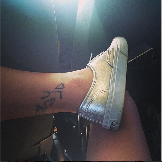 Antonia si-a facut un tatuaj cu numele fiicei sale pe glezna stanga