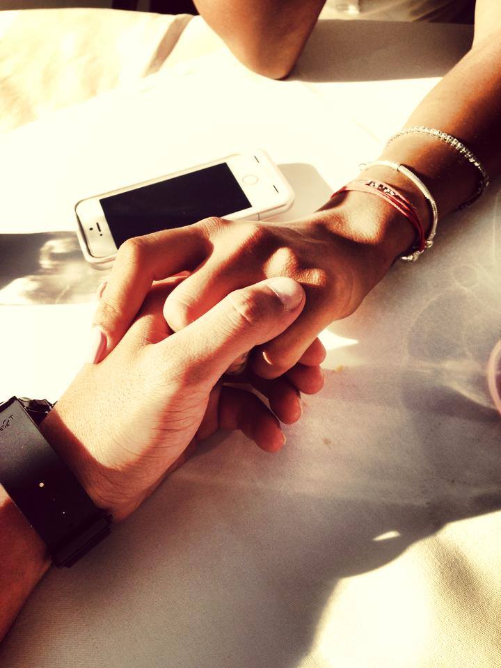 Cei doi posteaza imagini care arata ca in curand ar putea avea loc o nunta-surpriza