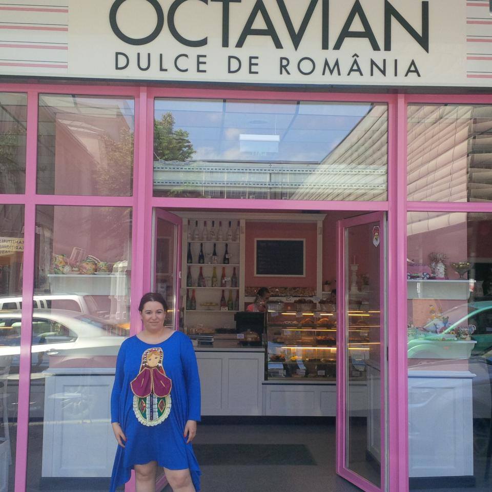 Se implinesc 20 de ani de cand Oana a terminat liceul