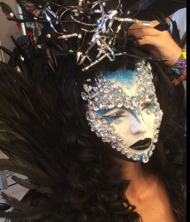 Cantareata a stat mai bine de trei ore la cabina de machiaj