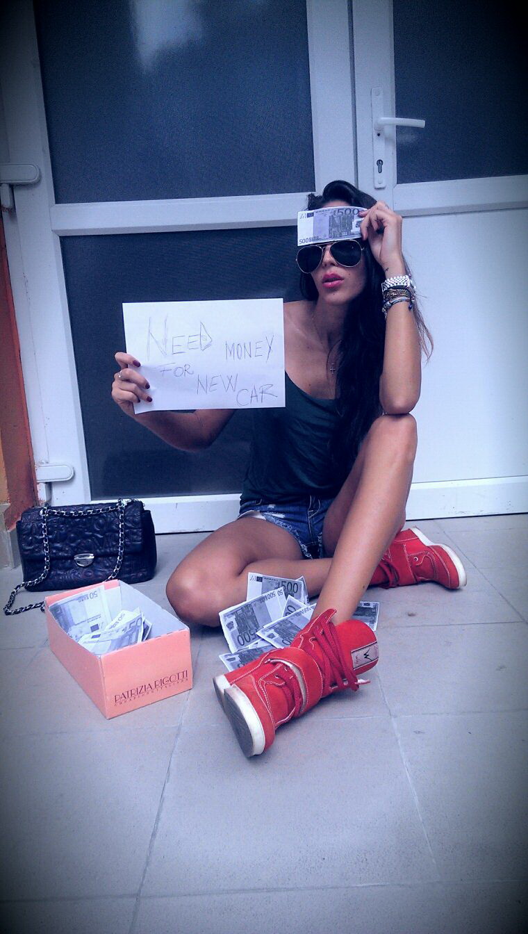 Sotia handbalistului isi doreste bani pentru a-si schimba autoturismul